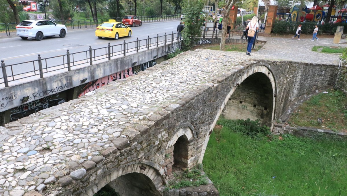 Tabakhane Köprüsü tüm işlevselliğini koruyor Tabakhane Köprüsü tüm işlevselliğini koruyor