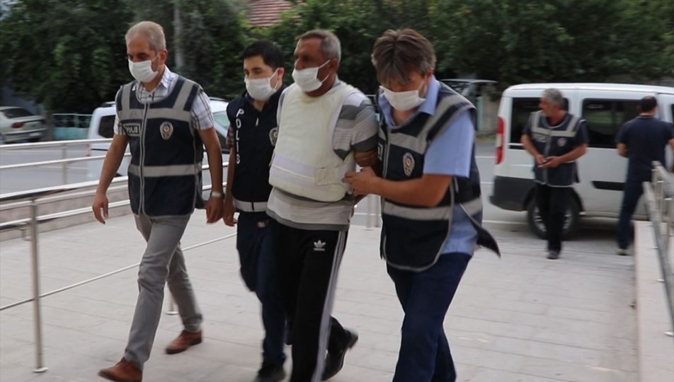 Cezaevinden izinli çıktı, eşini öldürüp kaçtı