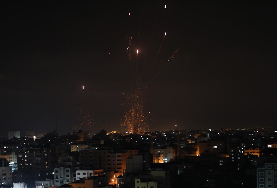 Gazze Şeridi'nden İsrail'in birçok bölgesine roket atıldı - 2
