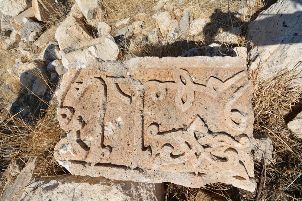 Depremde hasar gören 600 yıllık kümbet restore edilecek - 11