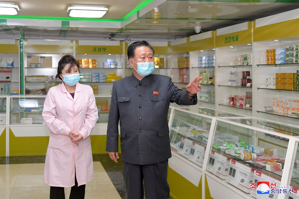 Kuzey Kore'de Covid-19 vakaları 3 milyona dayandı: Kim Jong-un maskesiz ve mesafesiz tören yaptı - 5