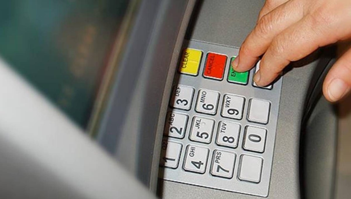 ATM'de para çekerken dikkat