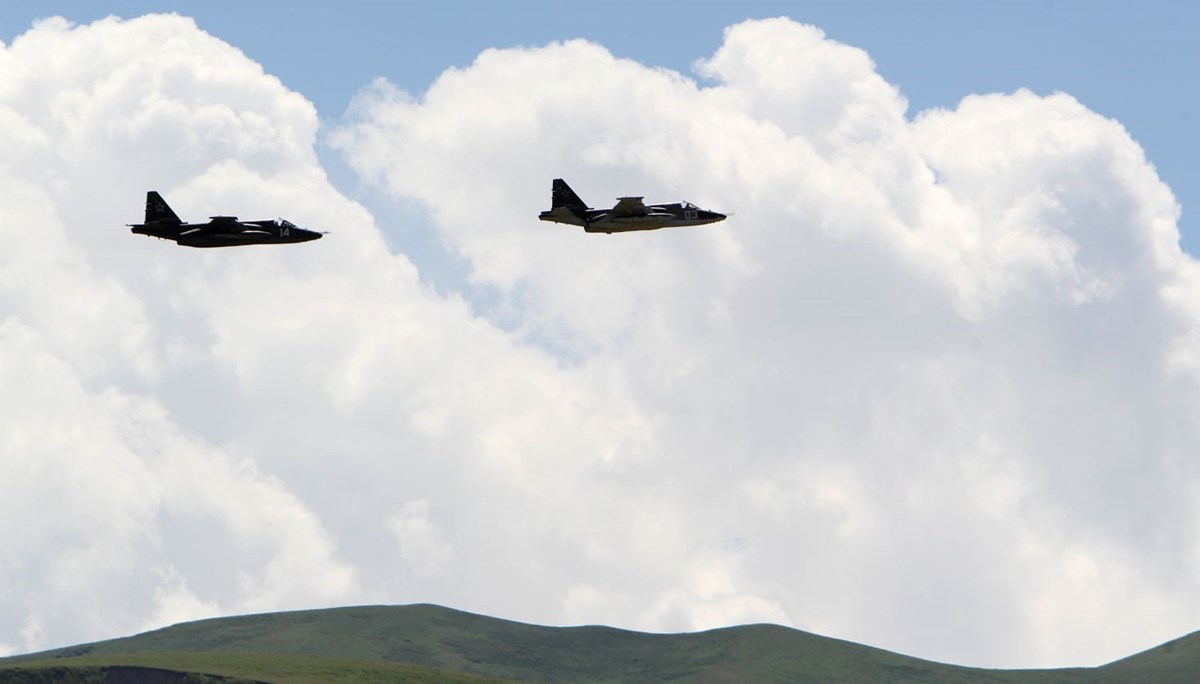 Rusya’ya ait Su-25 tipi savaş uçağı Ukrayna sınırında düştü