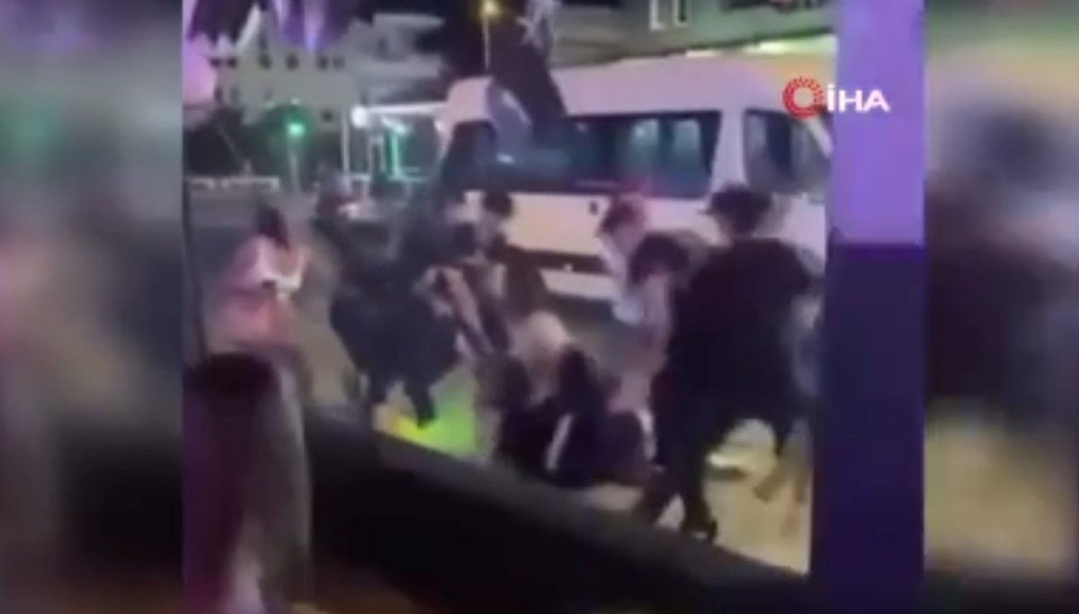 Marmaris'te turistleri pencereden atlayıp yerde tekmelediler