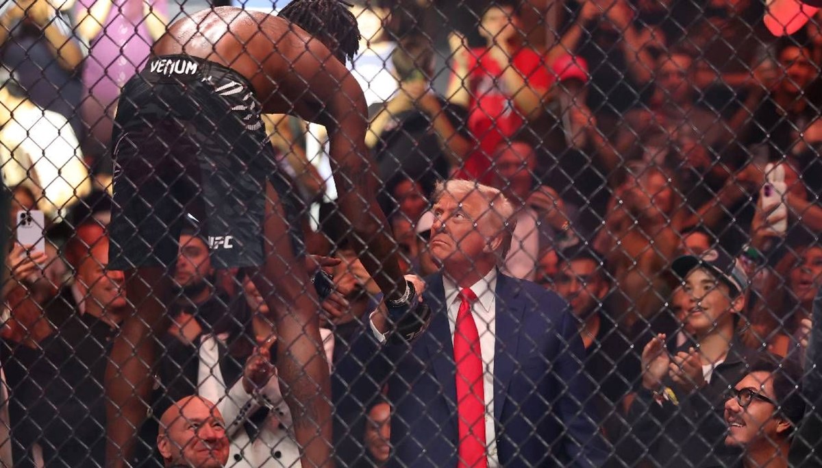 Beyaz Saray bahçesinde UFC maçı