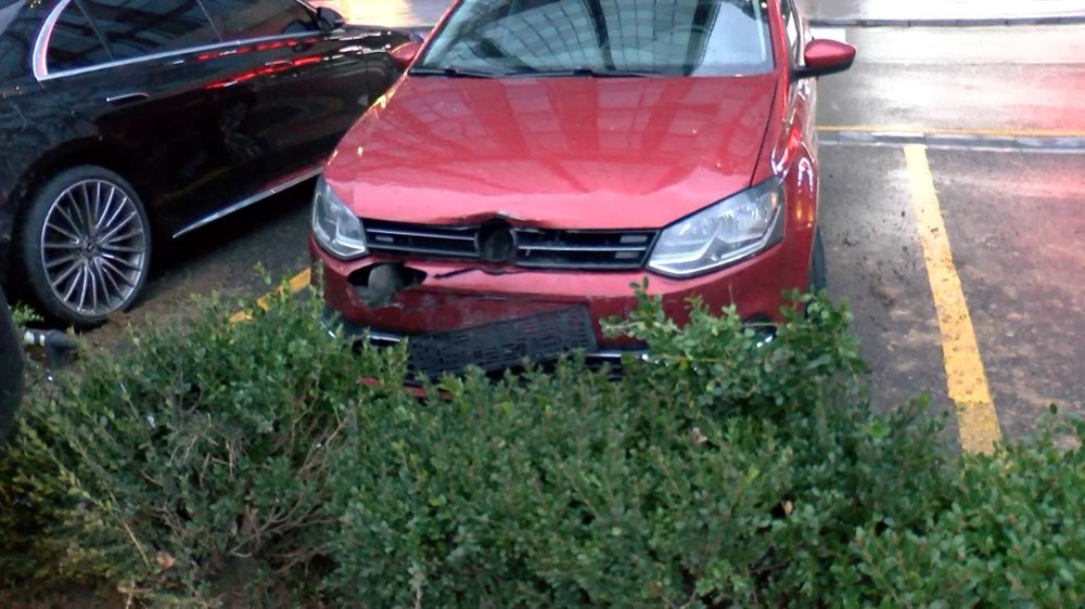 Bakırköy’de 5 aracın karıştığı kaza: Cip sürücüsü gözaltında - 6