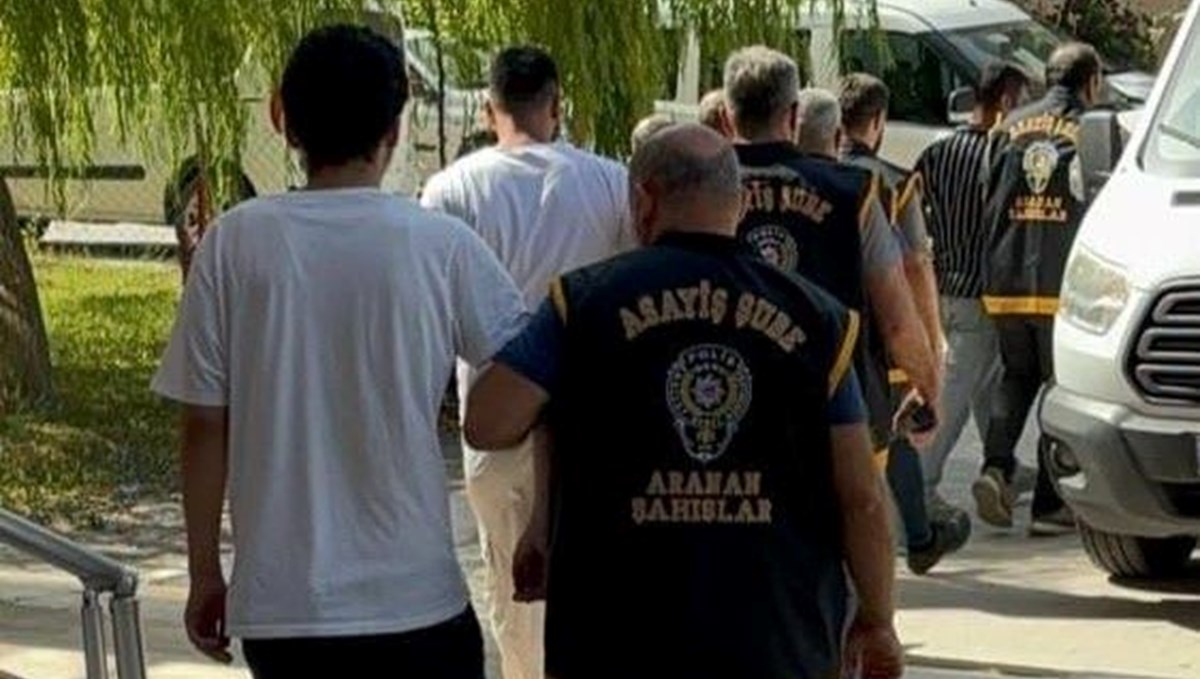 Manisa Emniyeti’nden aranan şahıslara operasyon: 18 tutuklama