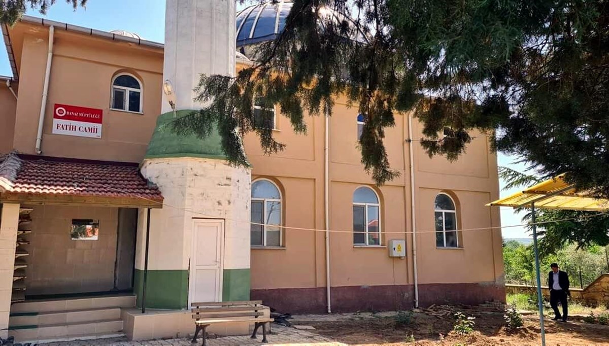 İnşaat işçileri cami kubbesinden düştü: 1 ölü, 1 yaralı
