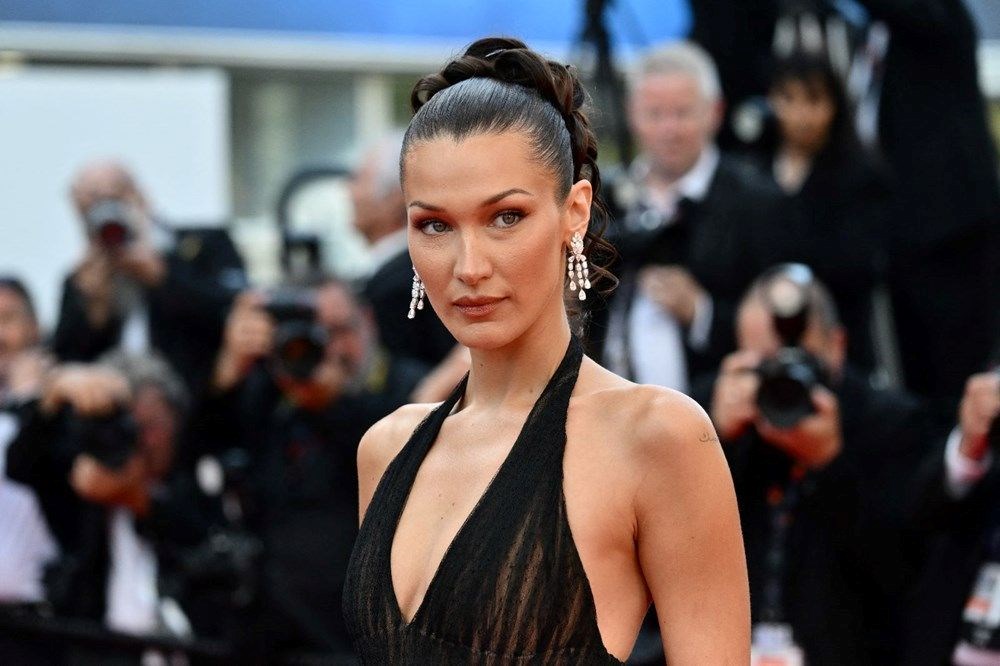 Bella Hadid spor giyim markası için poz verdi - 1