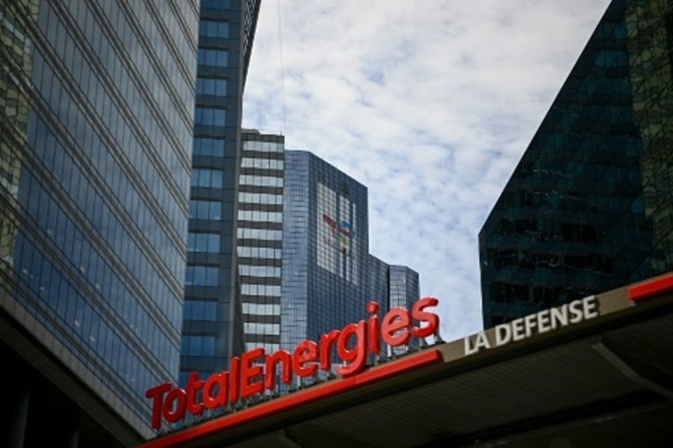 Fransa'da akaryakıt paniği: Total işçileri greve gidiyor - 1