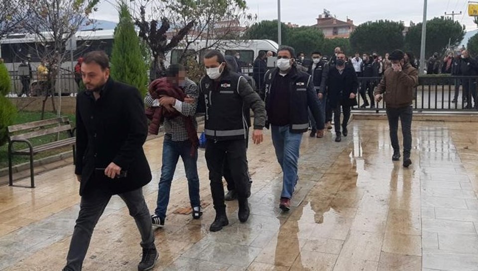 Tırpan operasyonunda İzmir'de 11 tutuklama - 1
