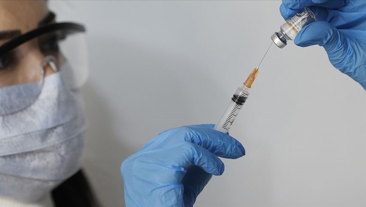 AB, Omicron aşısı çıkmadan 180 milyon doz satın aldı
