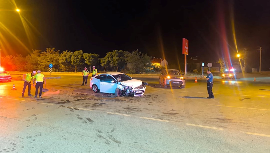 Muş’ta iki otomobil çarpıştı: 4 yaralı