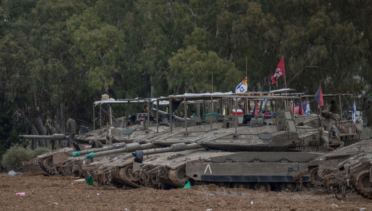 Gazze’de korkutan hareketlilik: İsrail uçakları alçaktan uçuyor, Filistinliler erzak stokluyor