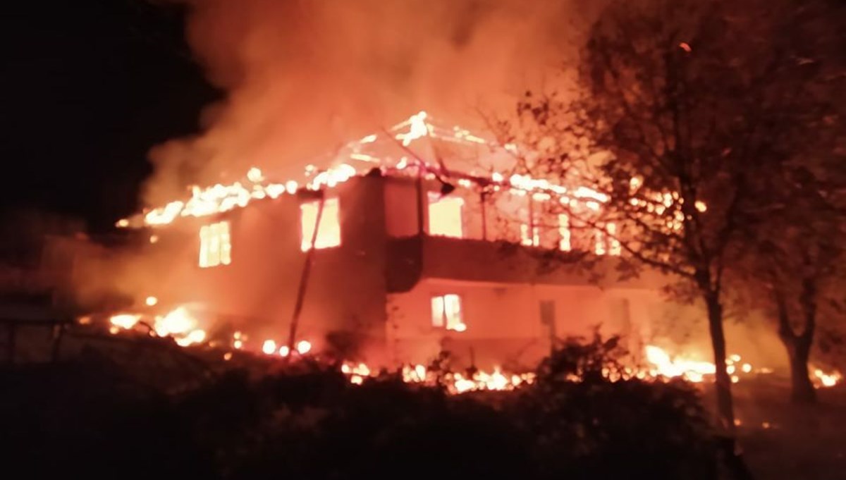 Kastamonu'da ev yangını