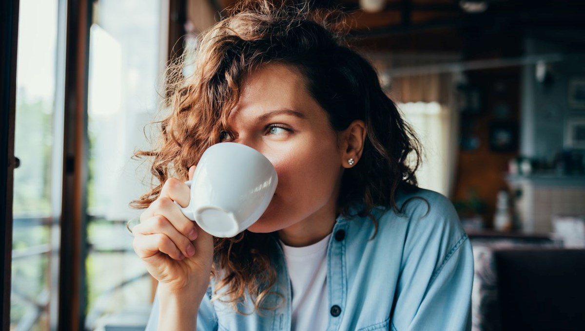 Her gün milyonlarca kişi tüketiyor: Popüler içeceğin bağırsak dostu olduğu kanıtlandı