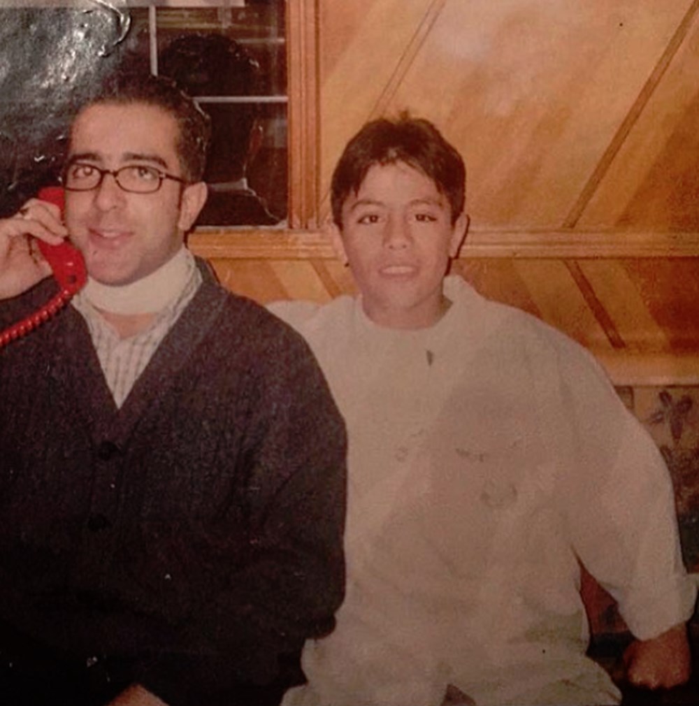 Su Burcu Yazgı Coşkun'dan nostaljik kare (Ünlülerin çocukluk ve gençlik halleri) - 463