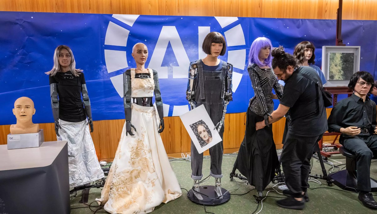 İnsansı robotlar BM zirvesinde: Dünyayı insanlardan çok daha iyi yönetebiliriz İnsansı robotlar BM zirvesinde: Dünyayı insanlardan çok daha iyi yönetebiliriz