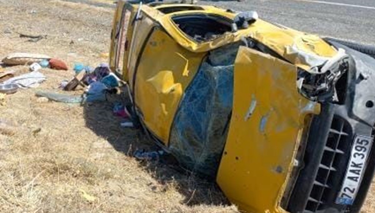 Diyarbakır'da trafik kazası: 1 kişi öldü, 7 kişi yaralandı Diyarbakır'da trafik kazası: 1 kişi öldü, 7 kişi yaralandı