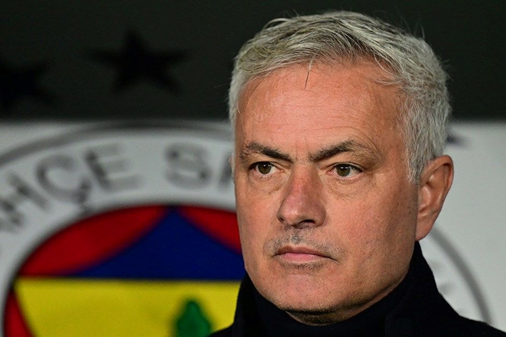 Galatasaray'ın kutlamasında Acun Ilıcalı ve Mourinho'ya olay gönderme: "Büyük geliyoruz" 74 lItnRPqv50Sp6m5jyAfIKQ