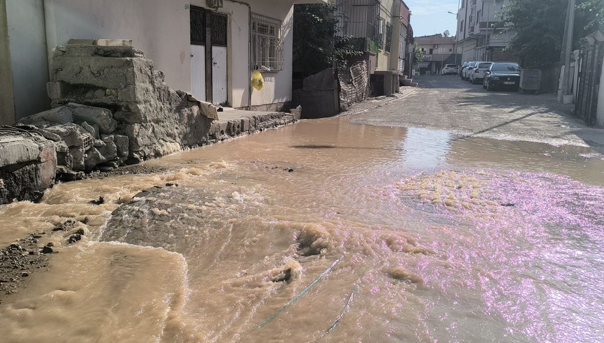 Kurtalan’da içme suyu hattı patladı Kurtalan’da içme suyu hattı patladı