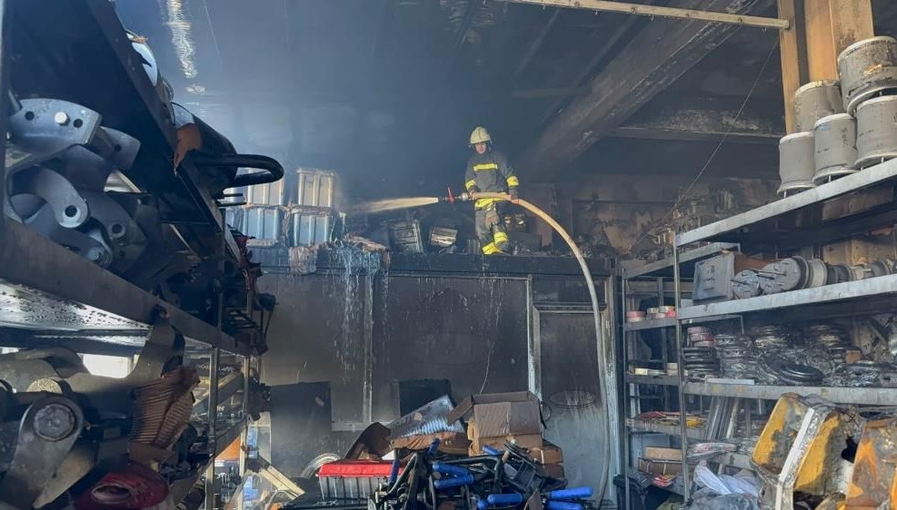 Hırdavat dükkanında yangın