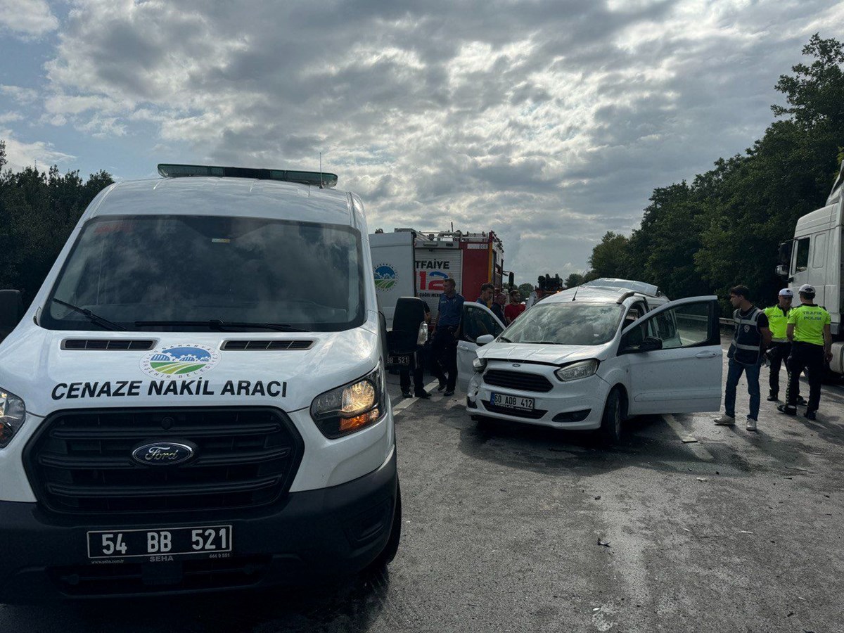 Anadolu Otoyolu'nda feci kaza: 3 ölü, 3 yaralı