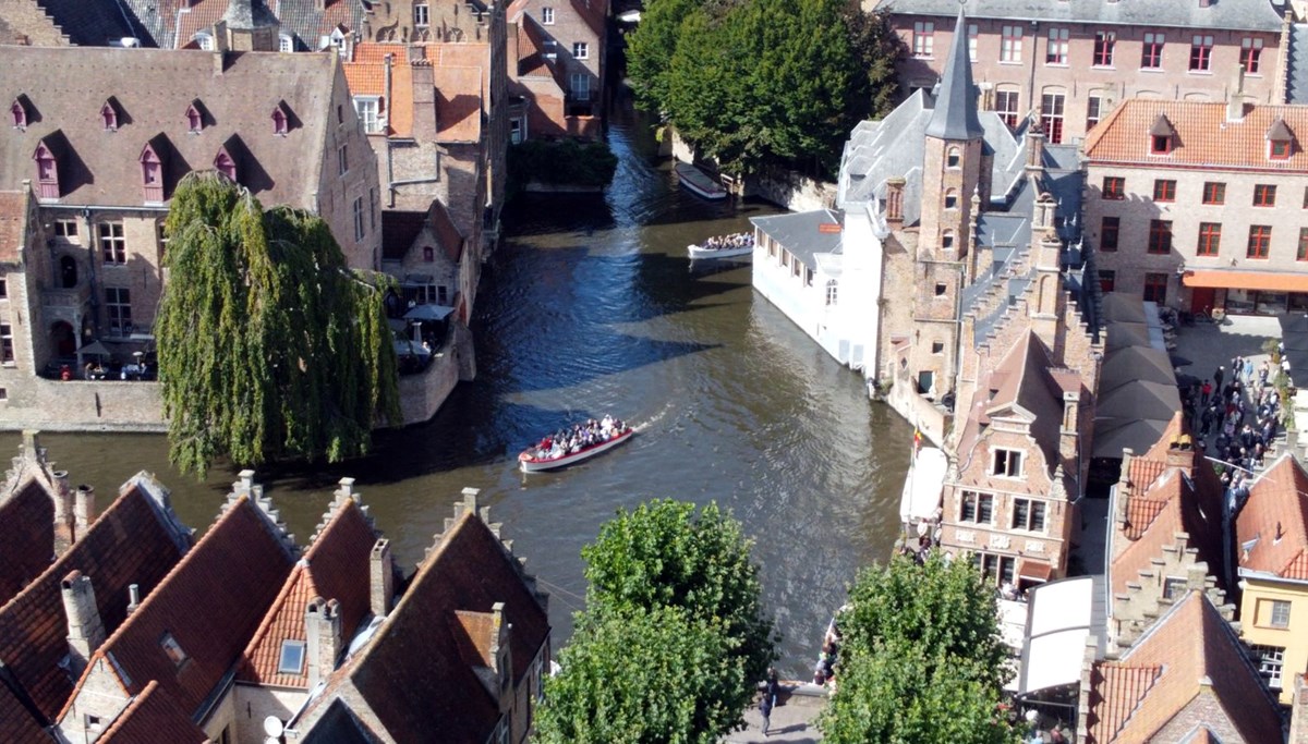 Brugge sakinleri, turist yoğunluğundan şikayetçi