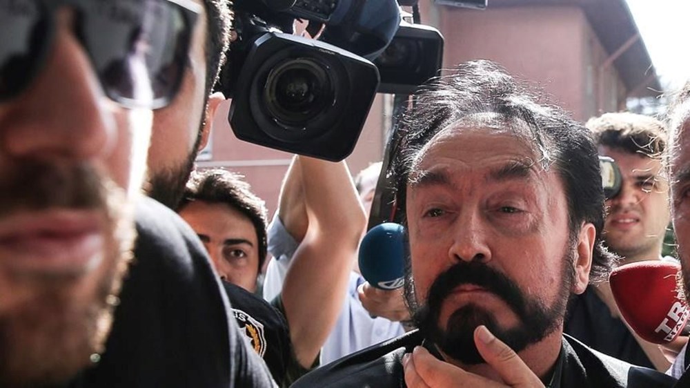 Adnan Oktar davasında ilginç anlar: "Özledik seni, aşkım beyaz sana çok yakışmış" - 4