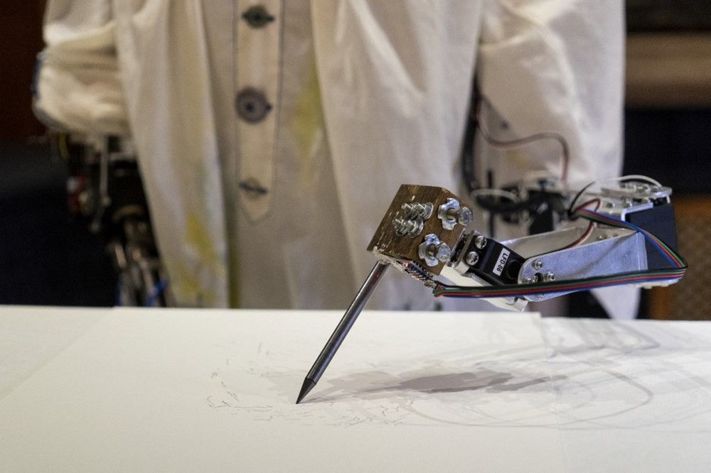 Robot Ai-Da’dan otoportre sergisi - 2