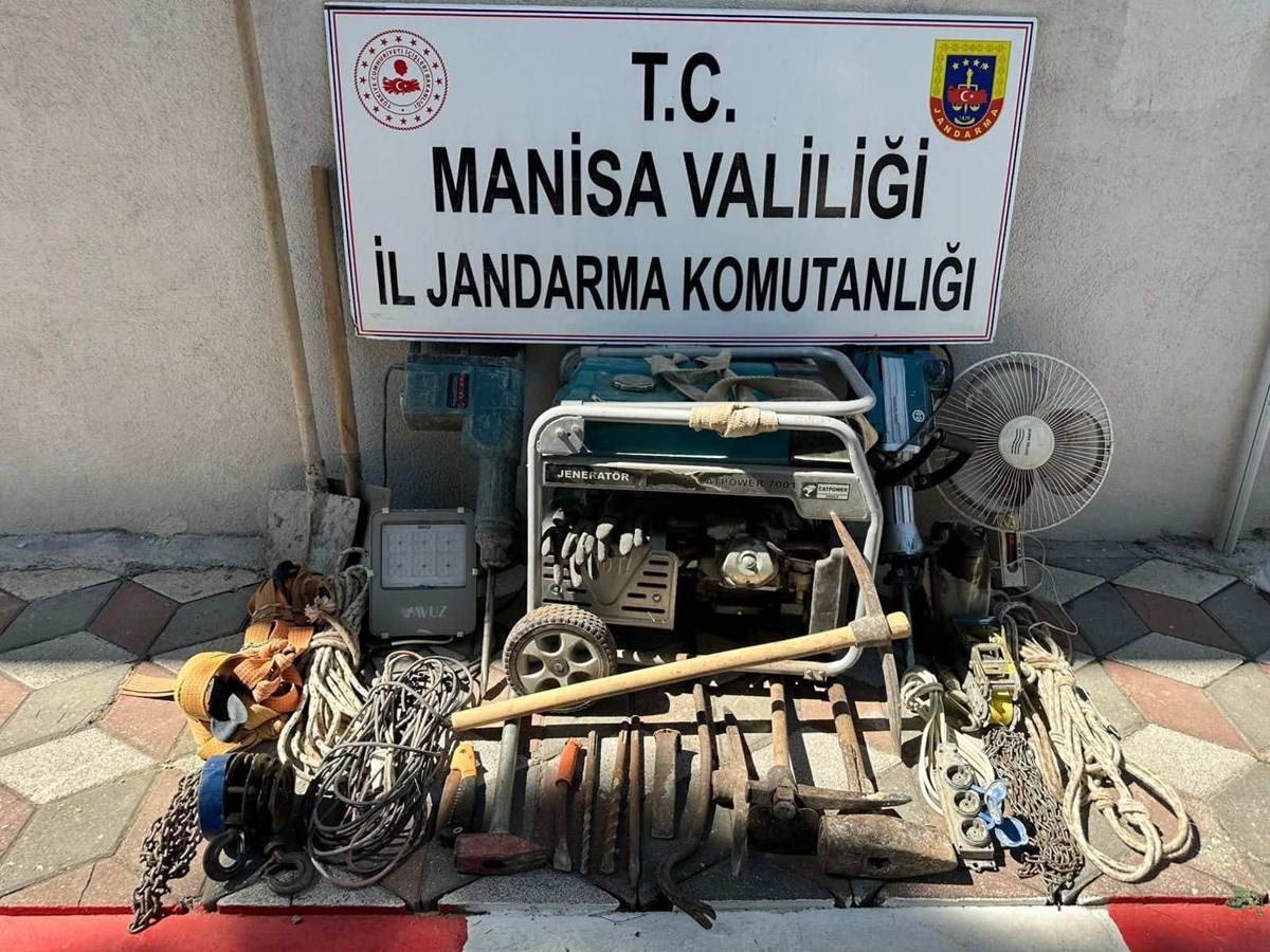Kaçak kazıda kullanan malzemeler ele geçirildi