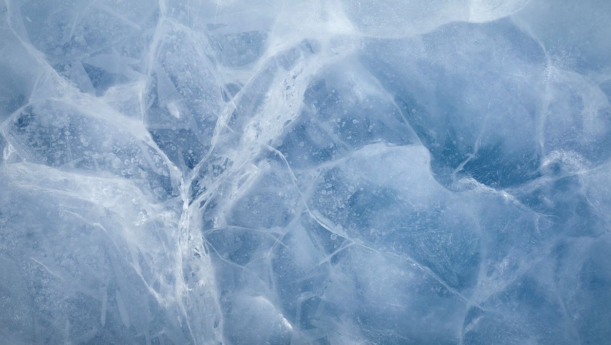 Tibet'te bir buz tabakasının içinde 15 bin yıllık virüsler keşfedildi