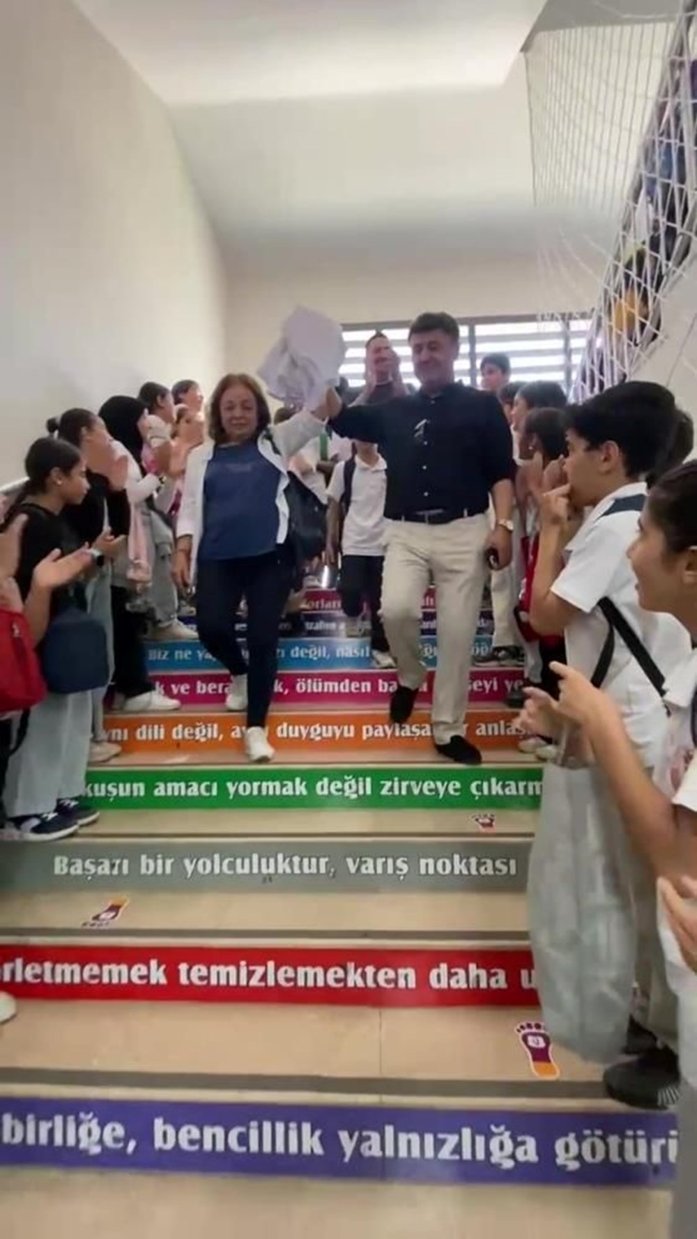 46 yıllık öğretmeni ağlatan veda - 1