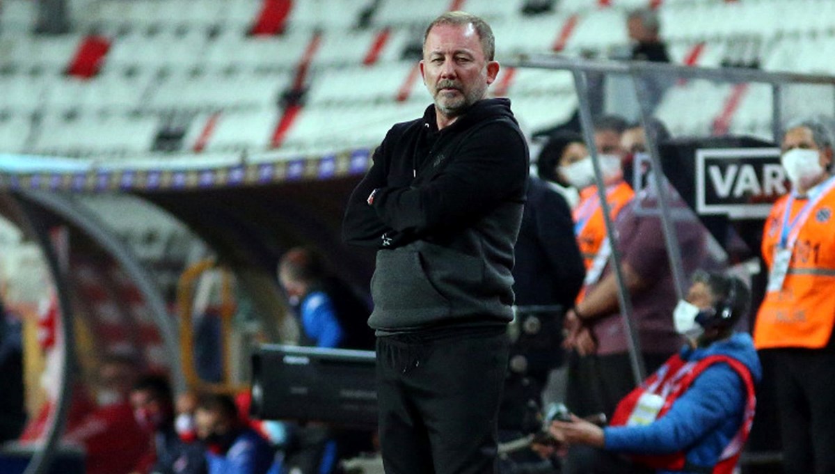 Antalyaspor'da Sergen Yalçın dönemi başlıyor Antalyaspor'da Sergen Yalçın dönemi başlıyor