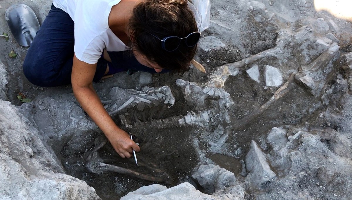 Çeşme'de Santorini izleri! 3 bin 500 yıl önce volkan patlamış, tsunami olmuştu