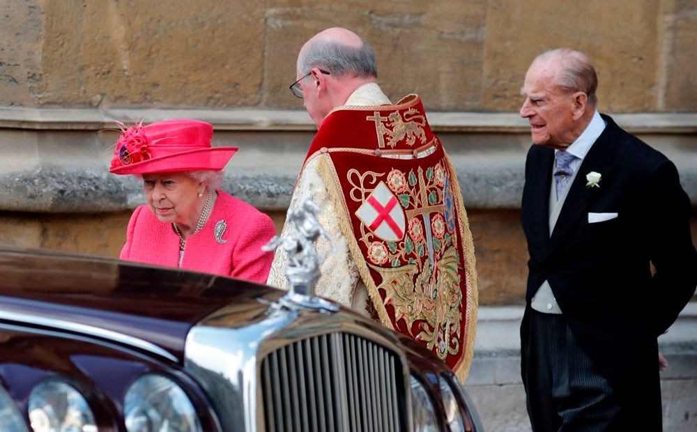 Kraliçe Elizabeth eşi Prens Philip'i bırakıp işbaşı yapıyor - 5