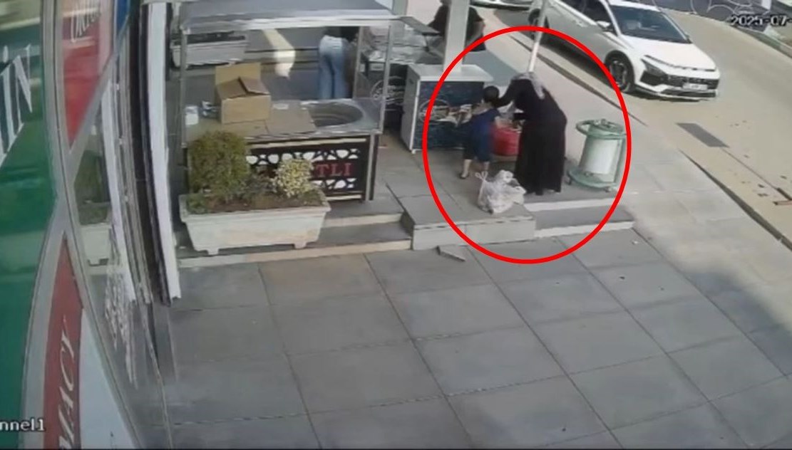 Eczacı Heimlich manevrasıyla hayat kurtardı
