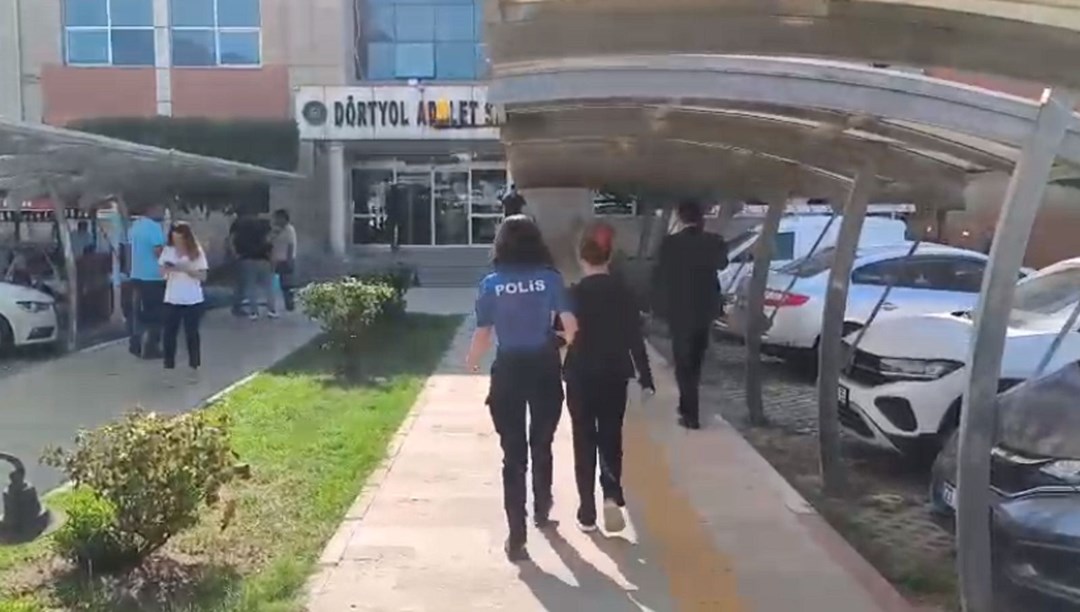 Hatay’da hapis cezası ile aranan 2 kişi yakalandı