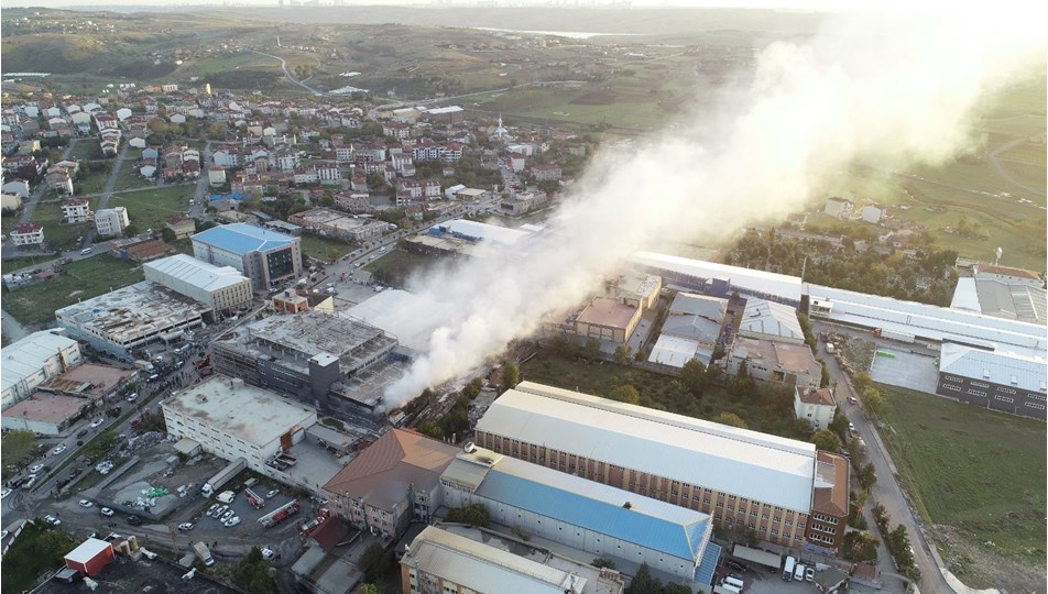 Istanbul Da Fabrika Yangini Ntv