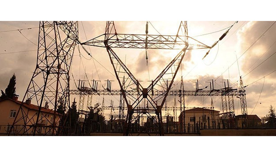İşçiler elektrik akımına kapıldı: 1 ölü