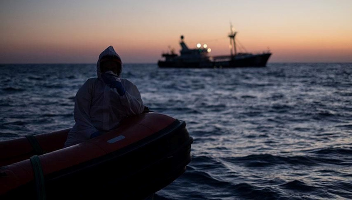 Libya açıklarında 7 düzensiz göçmenin cesedine ulaşıldı Libya açıklarında 7 düzensiz göçmenin cesedine ulaşıldı