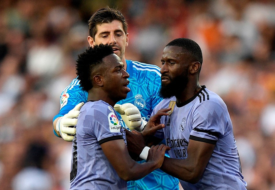 Valencia maçında Vinicius'a ırkçı hakaretle suçlanan 3 taraftar serbest bırakıldı - 1