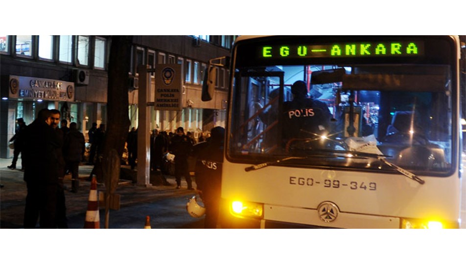 İsyan eden yolcular gözaltına alındı