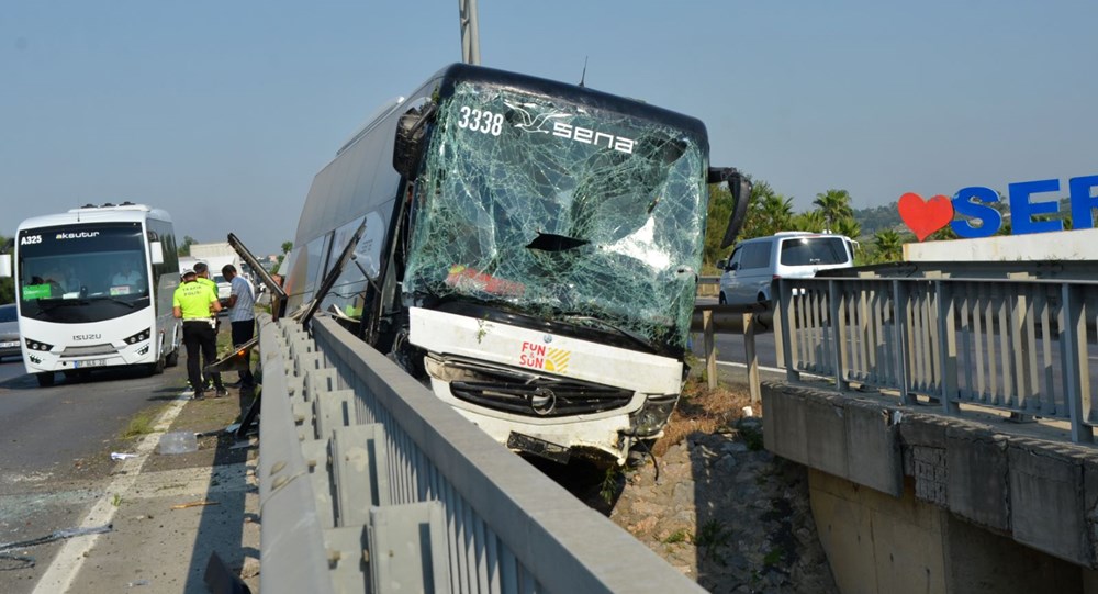 Otobüste 34 turist vardı! Antalya'da faciadan dönüldü - 3