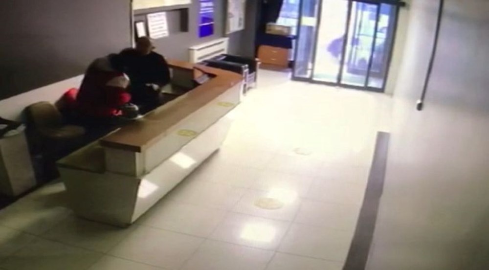 İstanbul'da iş hanına uzun namlulu silahla baskın - 2