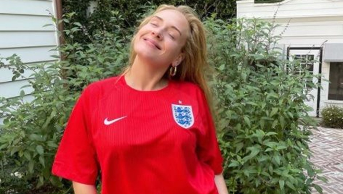Adele Avrupa Futbol Şampiyonası'nda İngiltere'ye böyle teşekkür etti