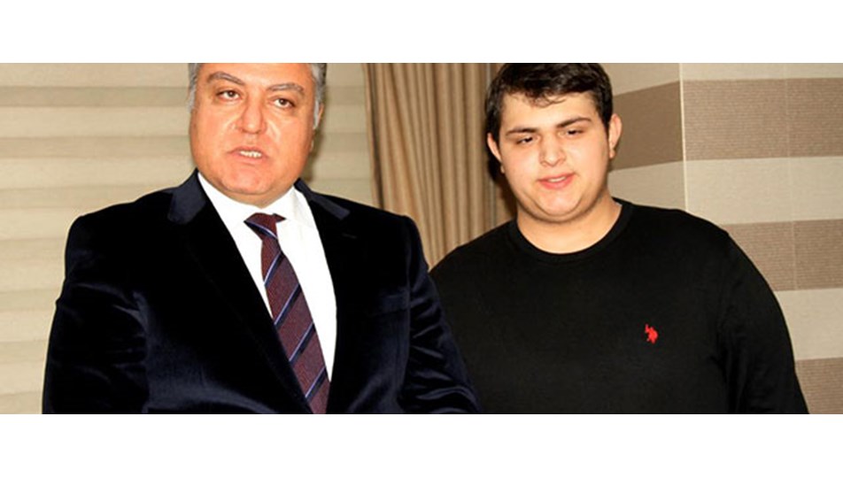 Üniversite öğrencisi bulduğu parayı teslim etti