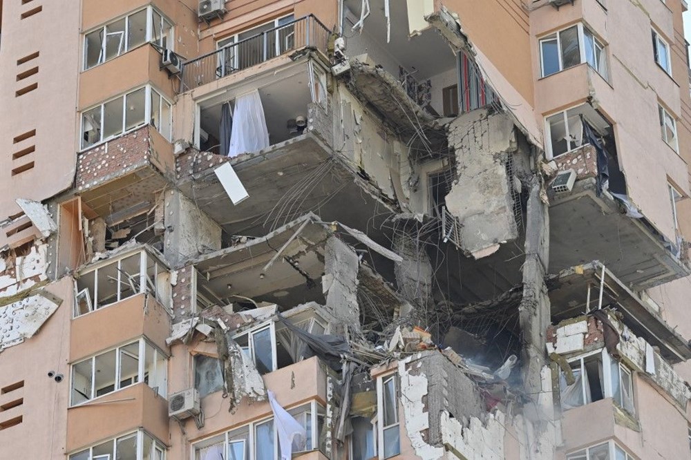 Rusya'nın saldırısının 3. gününde Ukrayna'dan fotoğraflar - 1