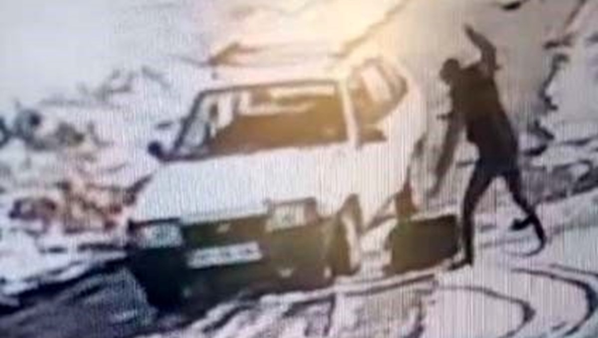 Arabayla çarptı, sopayla dövdü, benzinle yakmaya çalıştı: Arabayla çarptı, sopayla dövdü, benzinle yakmaya çalıştı: