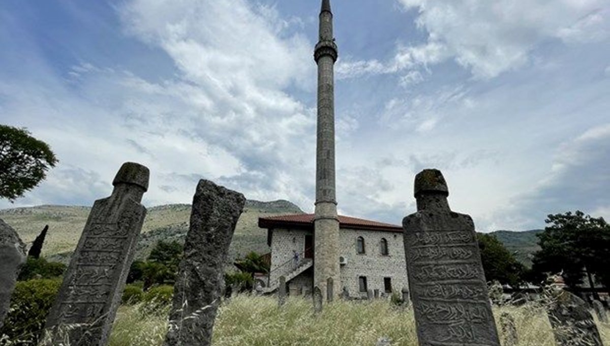 Karadağ’daki Nizam Camii ve şehitliğinde Osmanlı’nın izleri